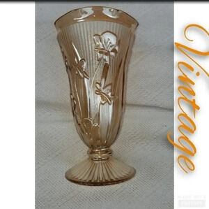 Vintage carnival glass‎ vase